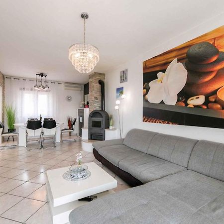 Apartment In Crikvenica 39210 外观 照片