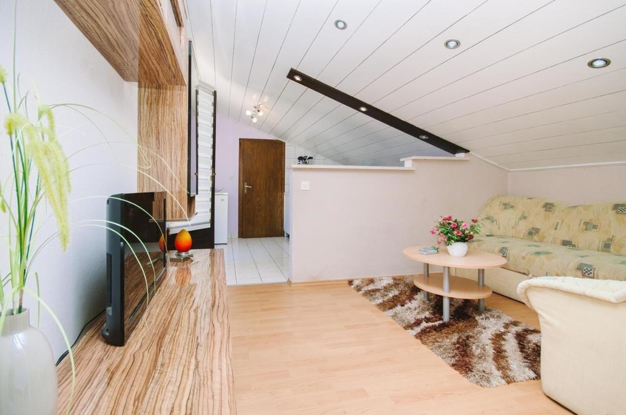 Apartment In Crikvenica 39210 外观 照片